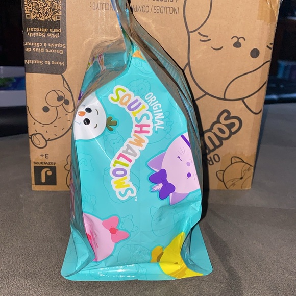 Squishmallows Disney scented mystery squad - Picture 2 of 2